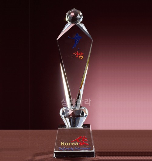 크리스탈트로피G104