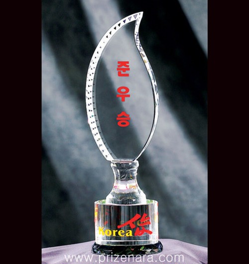 크리스탈트로피G182